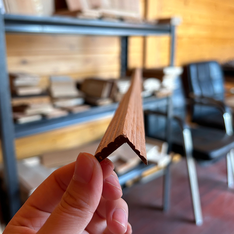 Western Red CedarCorner Molding Western Red CedarCorner Molding