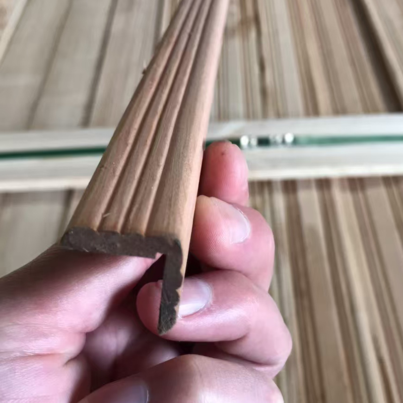 Western Red CedarCorner Molding